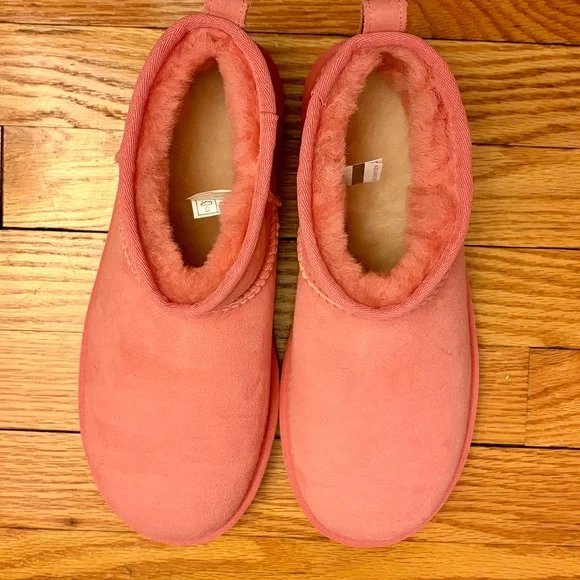 NEW IN BOX UGG Classic Ultra Mini Light Pink Blossom Ankle Boot Womens US 8 - Picture 2 of 10